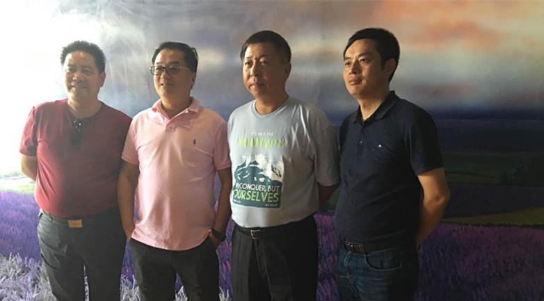 “中國采購商天山行活動” 對接共贏 助力脫貧——我公司總經理吳誌廣，副總經理徐斌參加活動並簽約3項協議