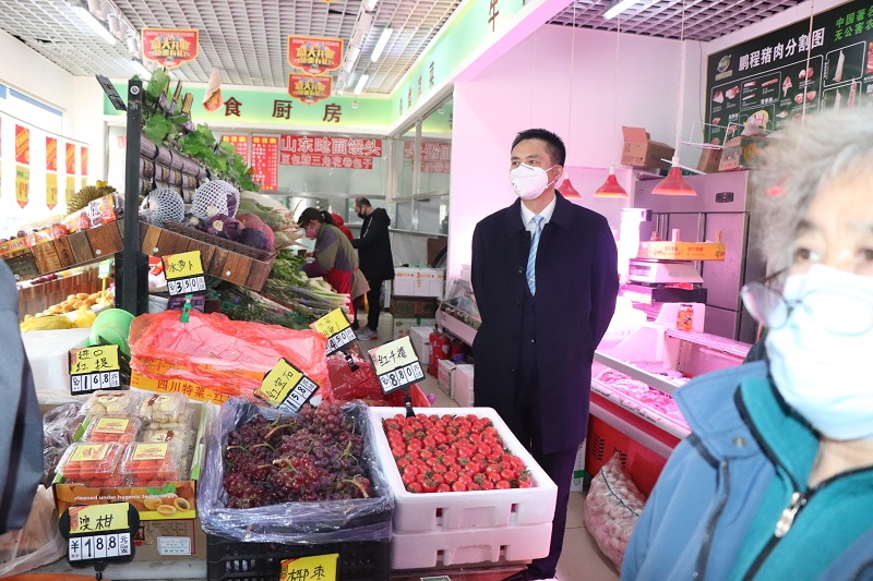 幹餅就鹹菜，吳誌廣總經理又下店了。
